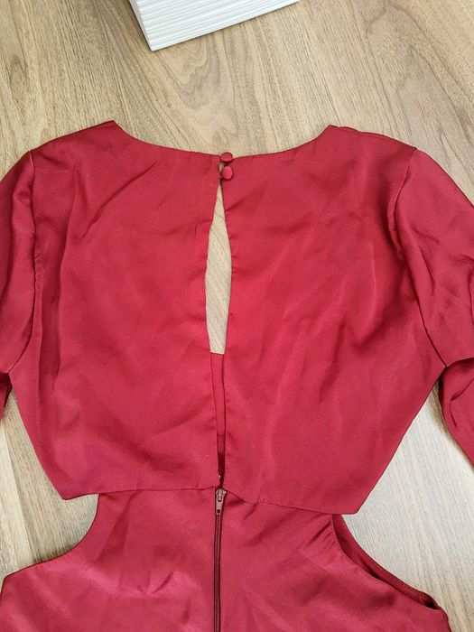 Koktajlowa satynowa sukienka ASOS wesele impreza