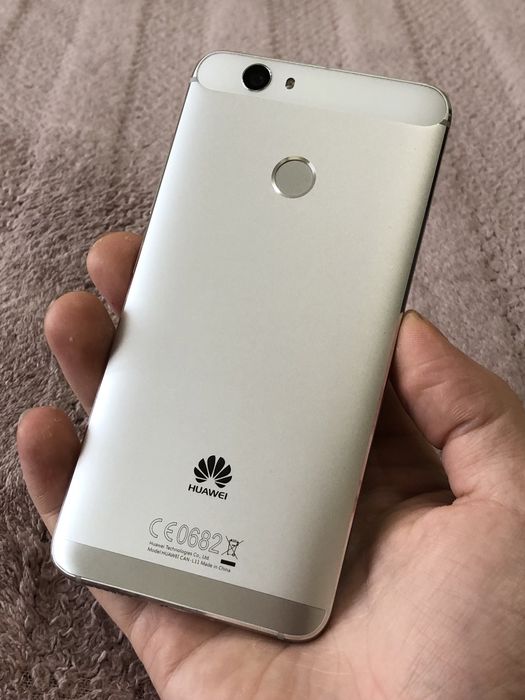 Телефон Huawei Nova 3/32gb гарний стан