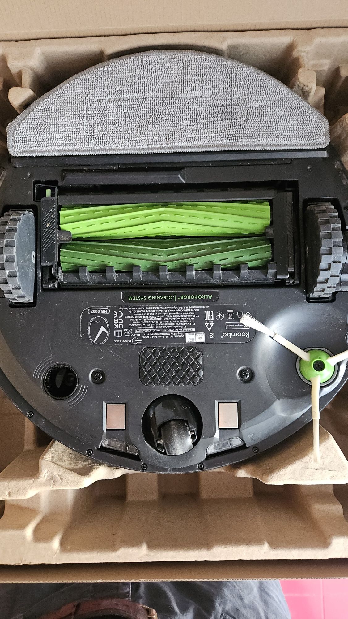 Aspirador iRobot Roomba i8