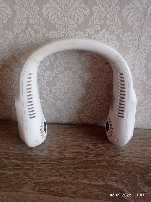 Портативный мини вентилятор на шею