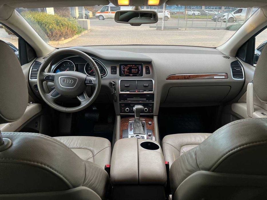 Продам сімейний автомобіль Q7 2013р.