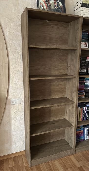 Книжкові полиці