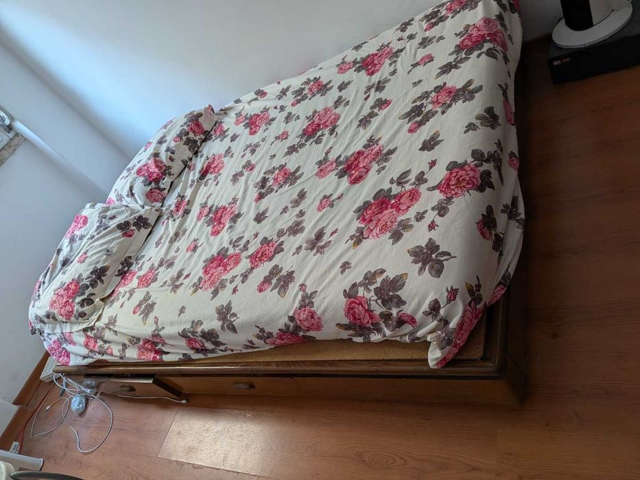 Cama de Madeira com Colchão / Wooden Bed with Mattress