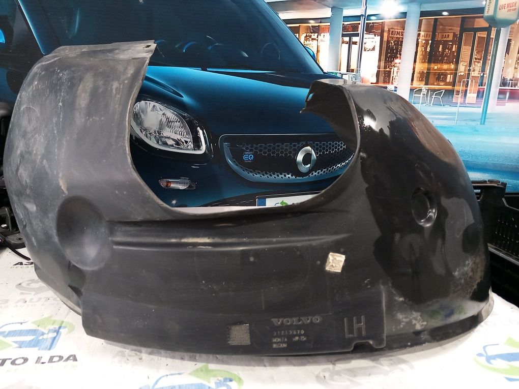 Cave da roda esquerda e direita Volvo C30