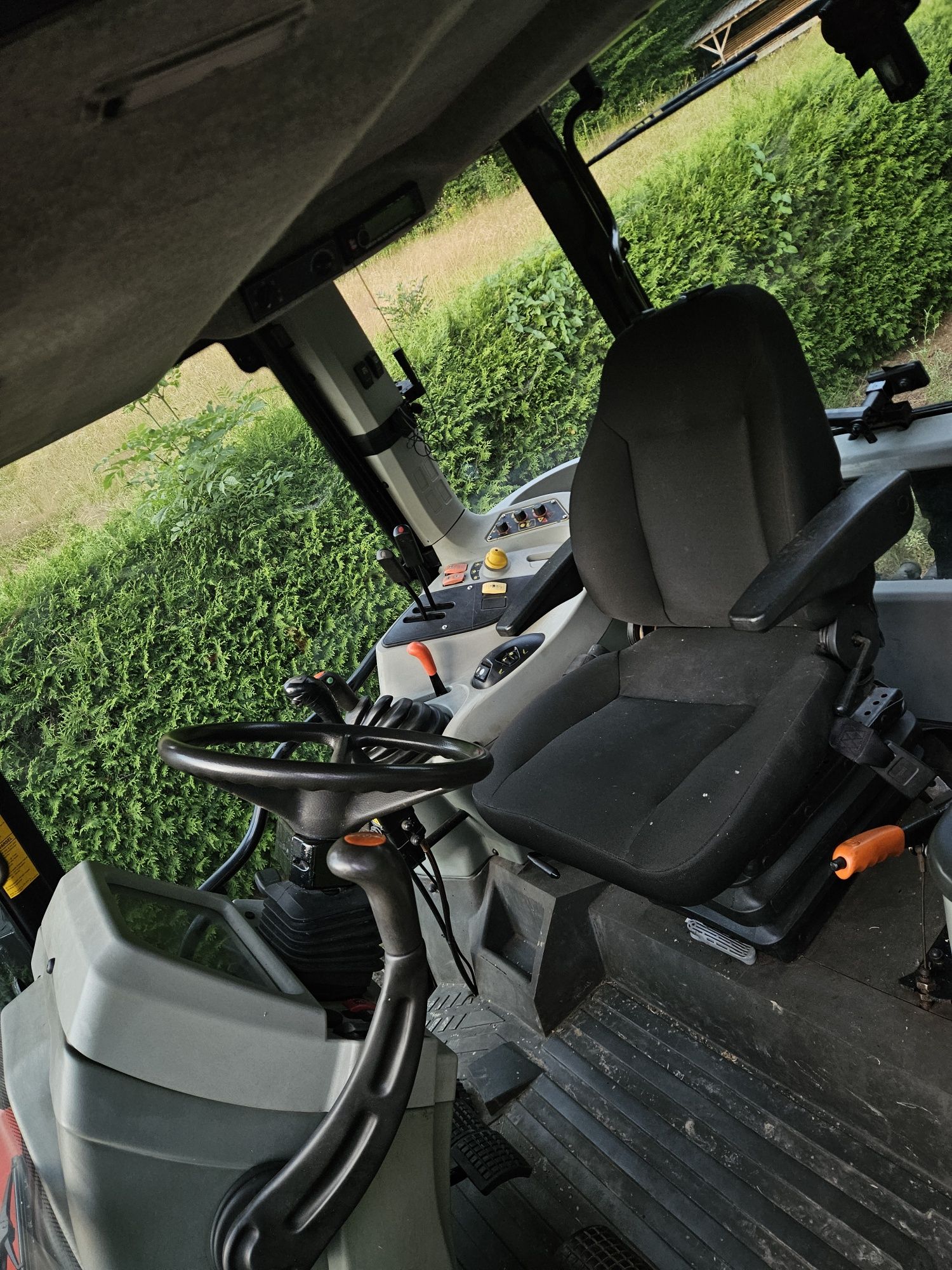 Massey Ferguson 5435, 90km, 2005 rok.