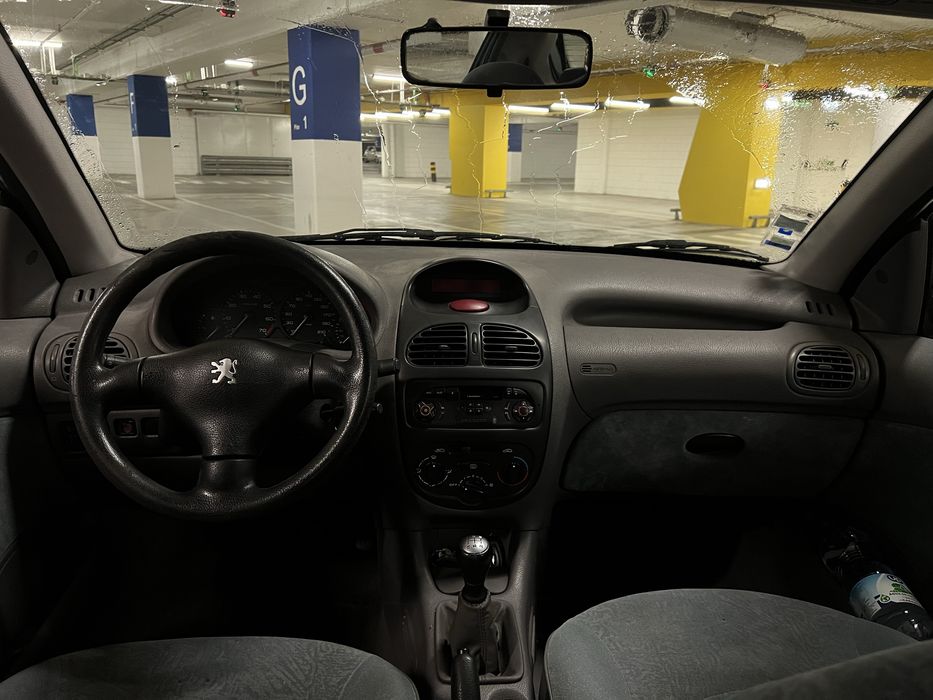 Peugeot 206 1.1 - 01