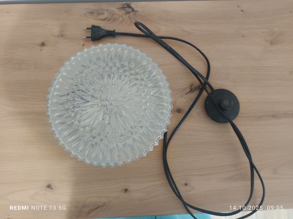 Lampka wisząca z lat 1970