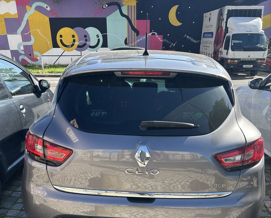 Renault clio. 5.