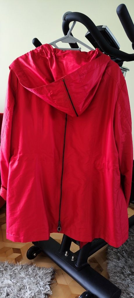 Kurtka damska przeciwdeszczowa lekka size 48