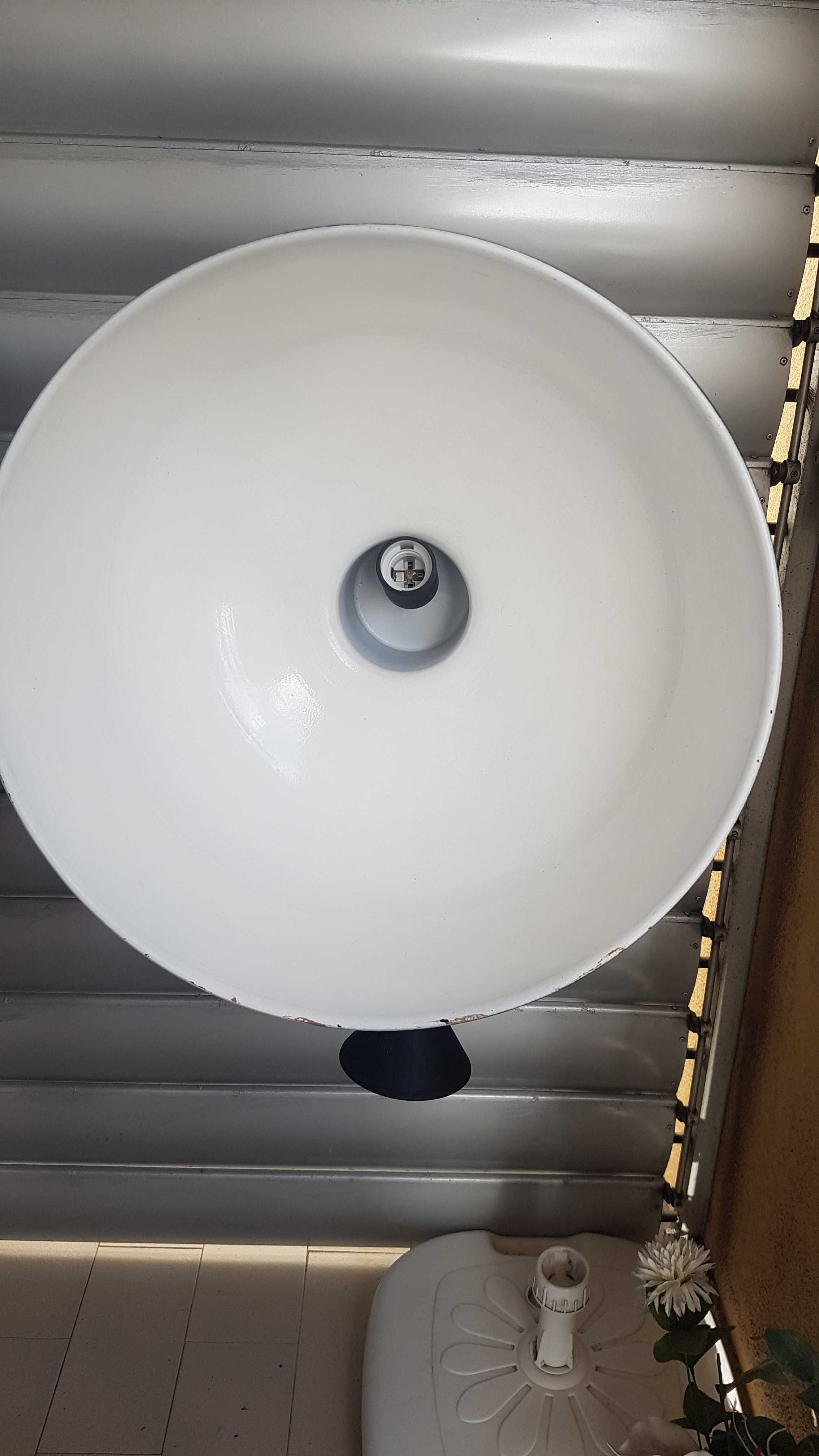 3 Candeeiros em Metal Suspensos - Bar ou Cozinha - Electrificados