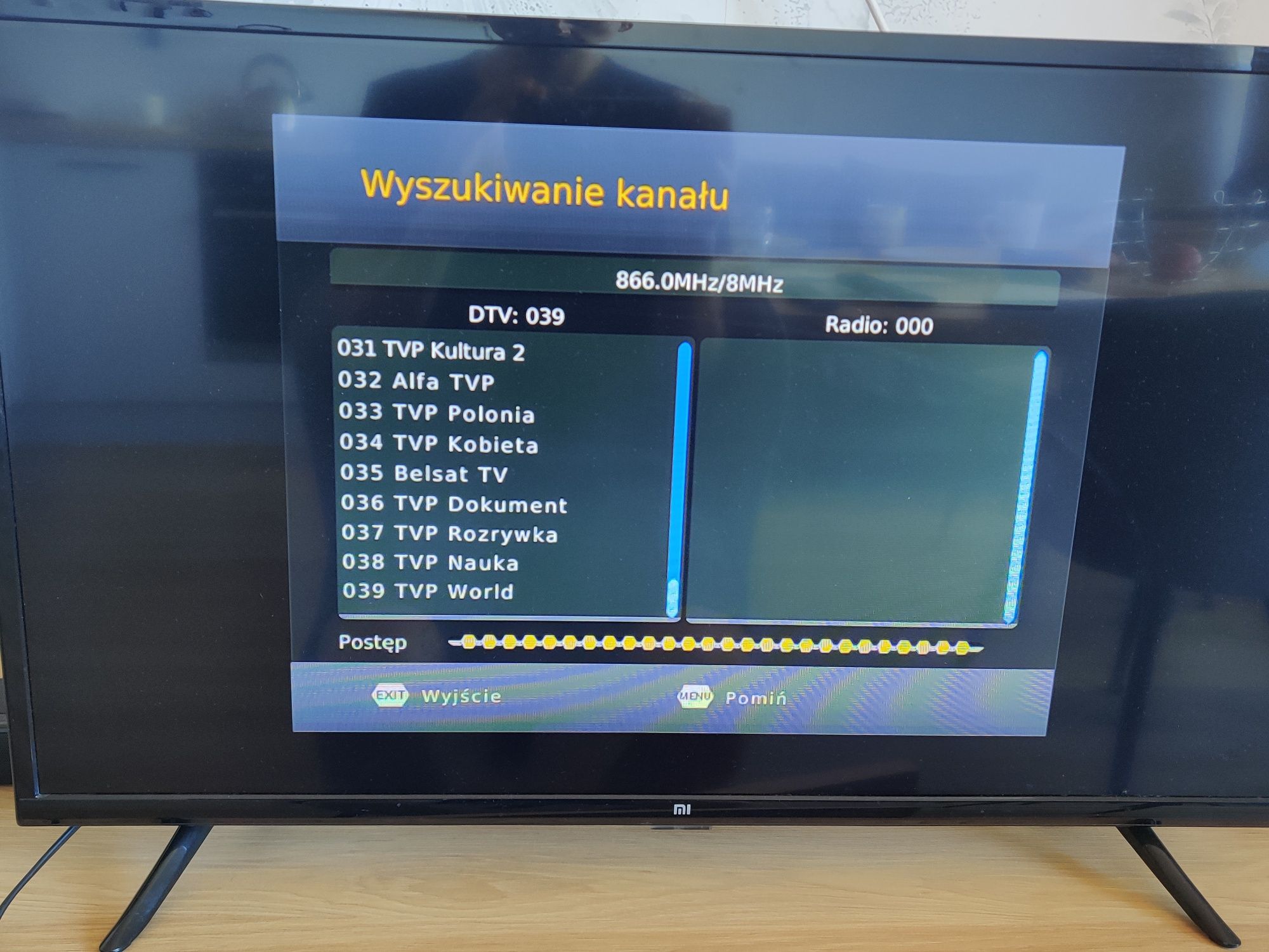 Telewizor Xiaomi 32 cale z dekoderem Ariva T30 i kablem HDMI
