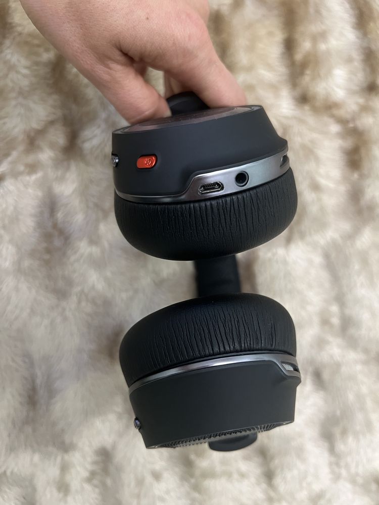 Навушники Plantronics Voyager 8200 UC