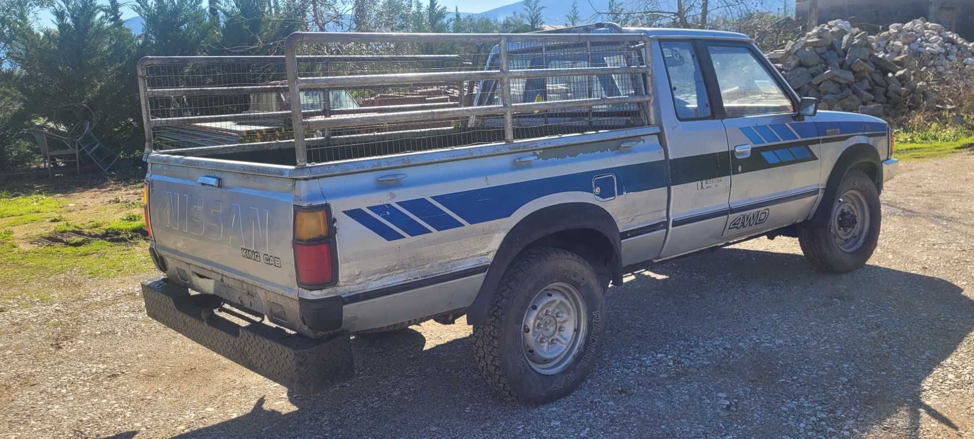 Nissan Datsun 720 King Cab 4x4 1985rok jeżdżący TRANSPORT