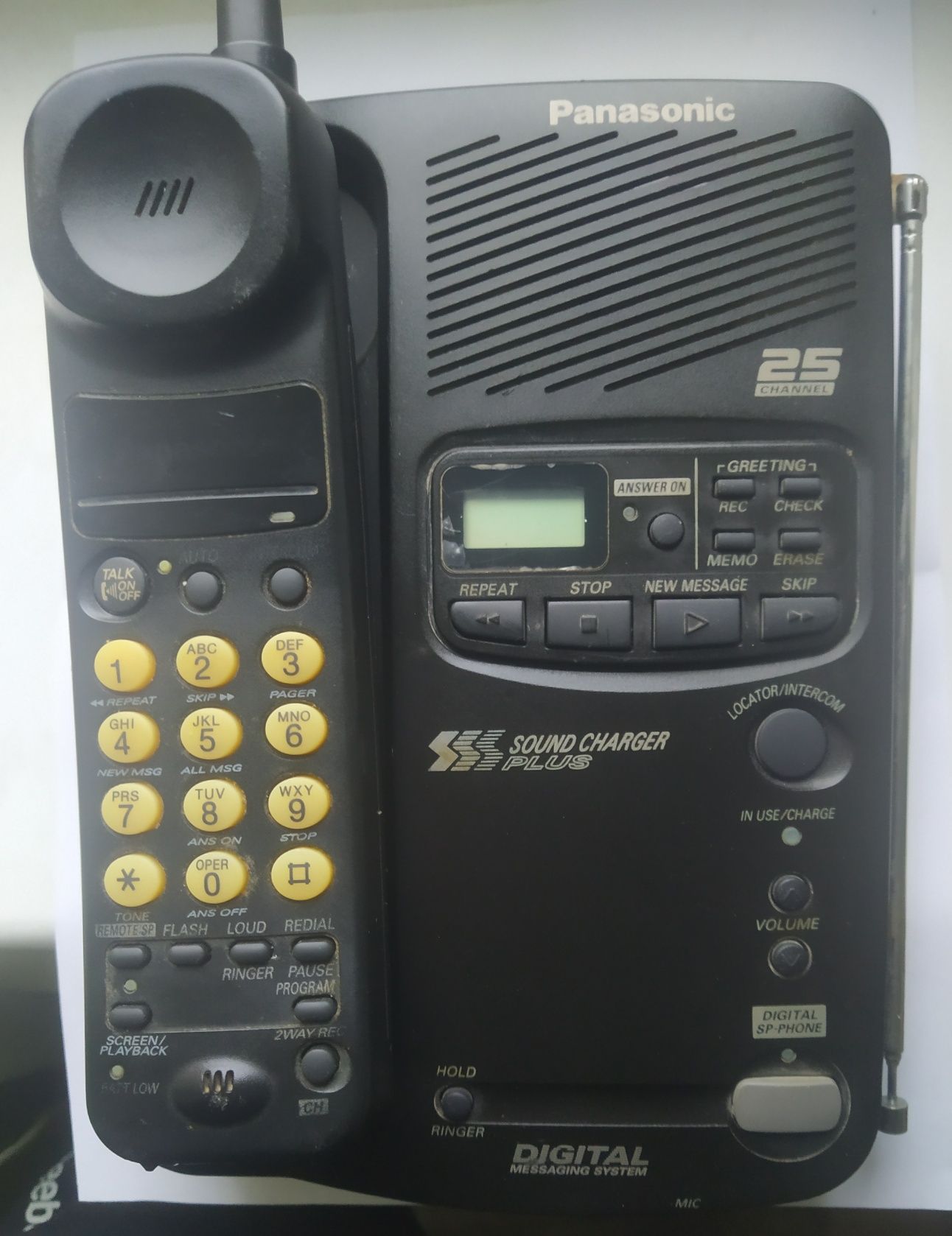Радиотелефон с автоответчиком Panasonic