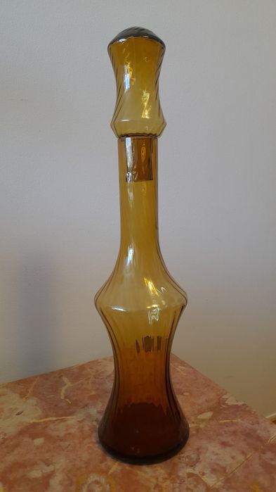 Garrafa alta de vidro