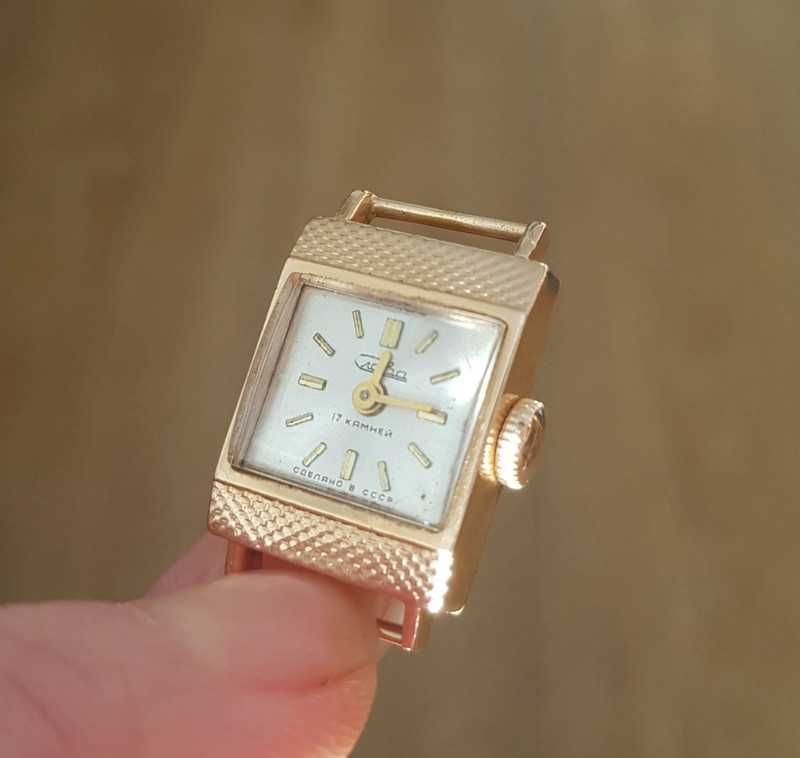 Damski złoty zegarek złoto retro