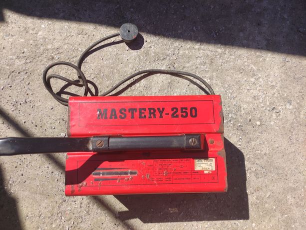 Продам сварочный аппарат Mastery 250