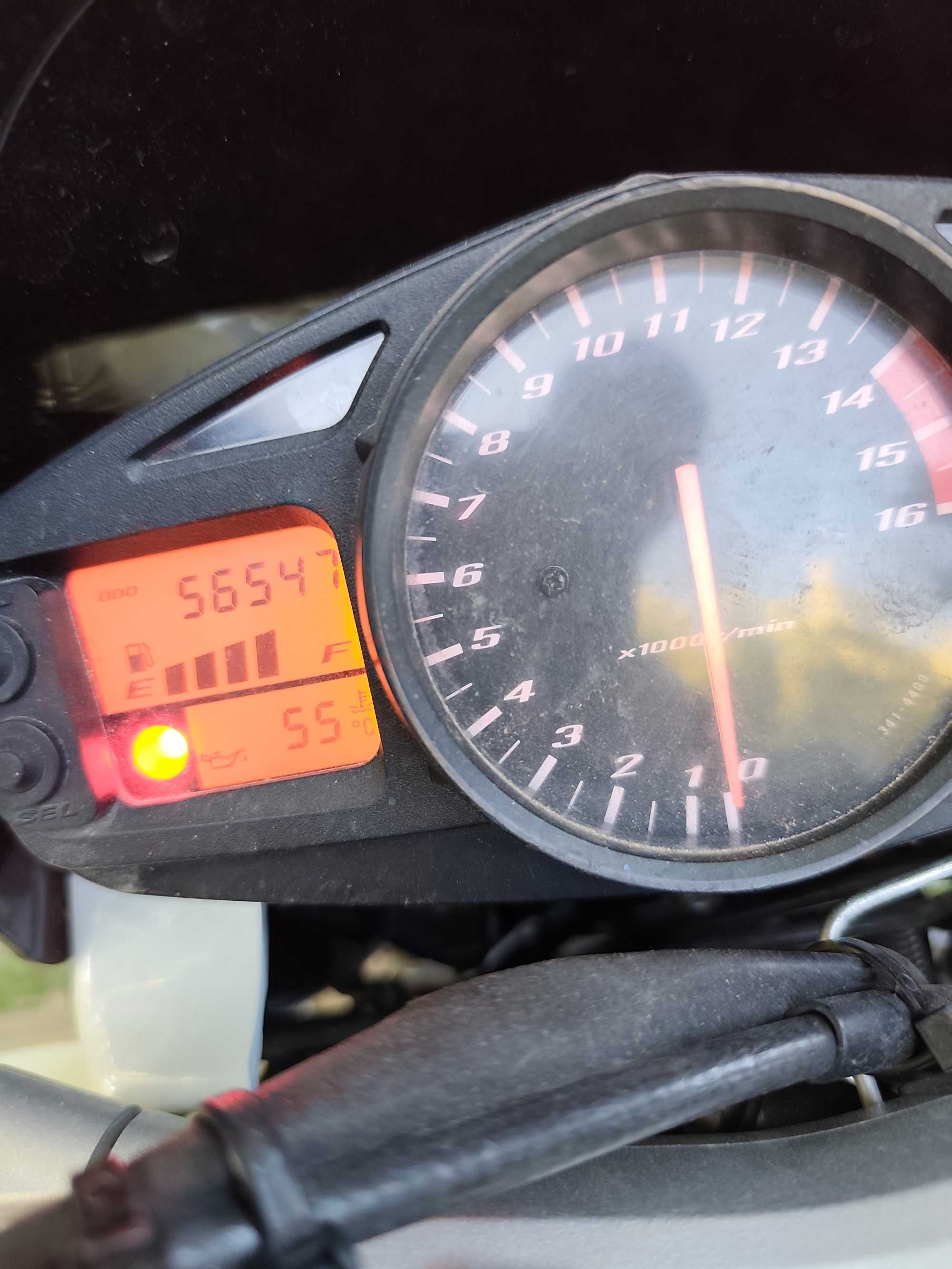 Mota Suzuki GSR 600