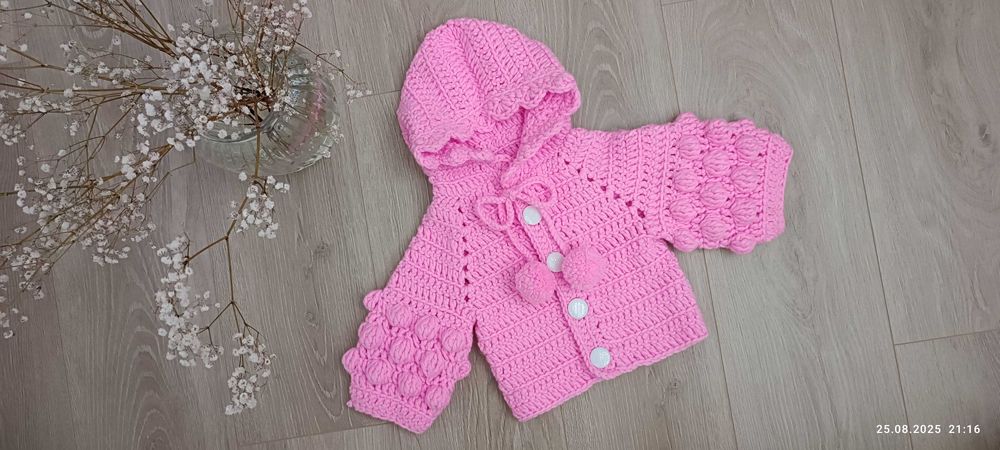 Sweterek dla niemowlaka, rękodzieło, bubbles, pompony, kaptur
