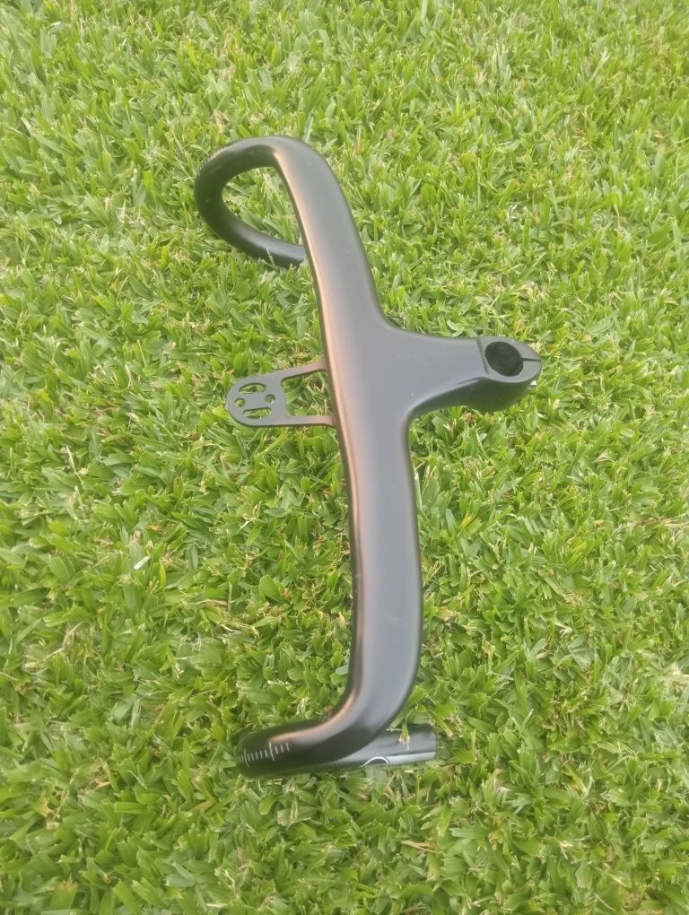 Guiador em carbono