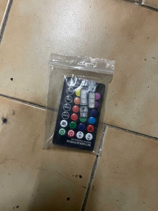 Lâmpada LED T10 w5w RGB Colorida com Comando à Prova de Água