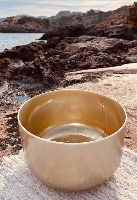 “Taça de Cristal Cantante (instrumento terapêutico de cura sonora)”