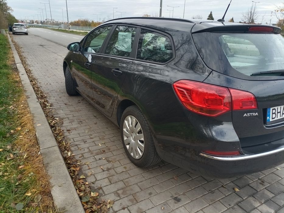 Opel astra j 1.4 120KM 2012r Benz +lpg