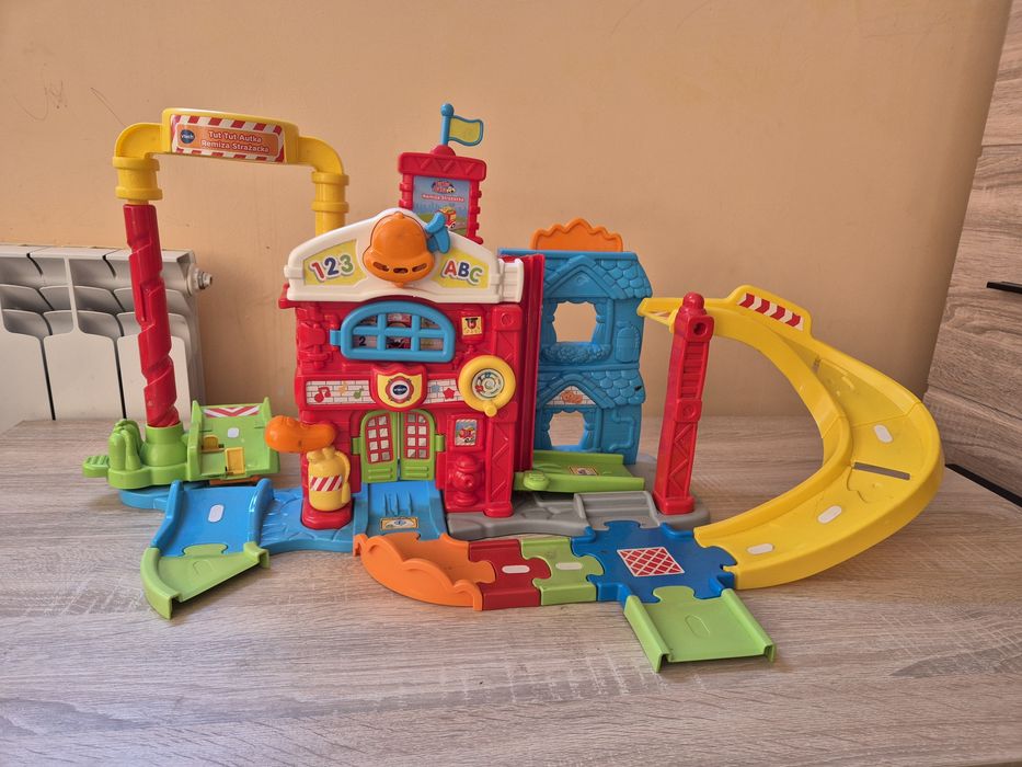 Remiza strażacka Vtech tut tut autka