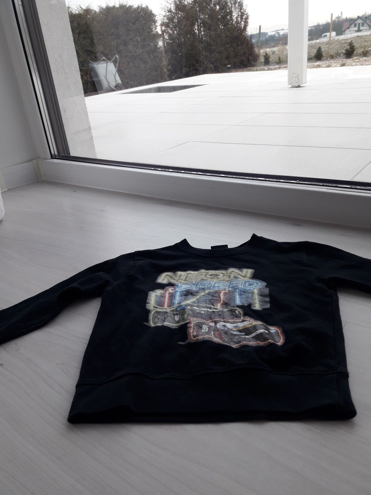 Bluza sweter czarna chłopiec 98/104 Disney Pixar