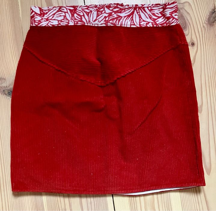Spodniczka 122 czerwona