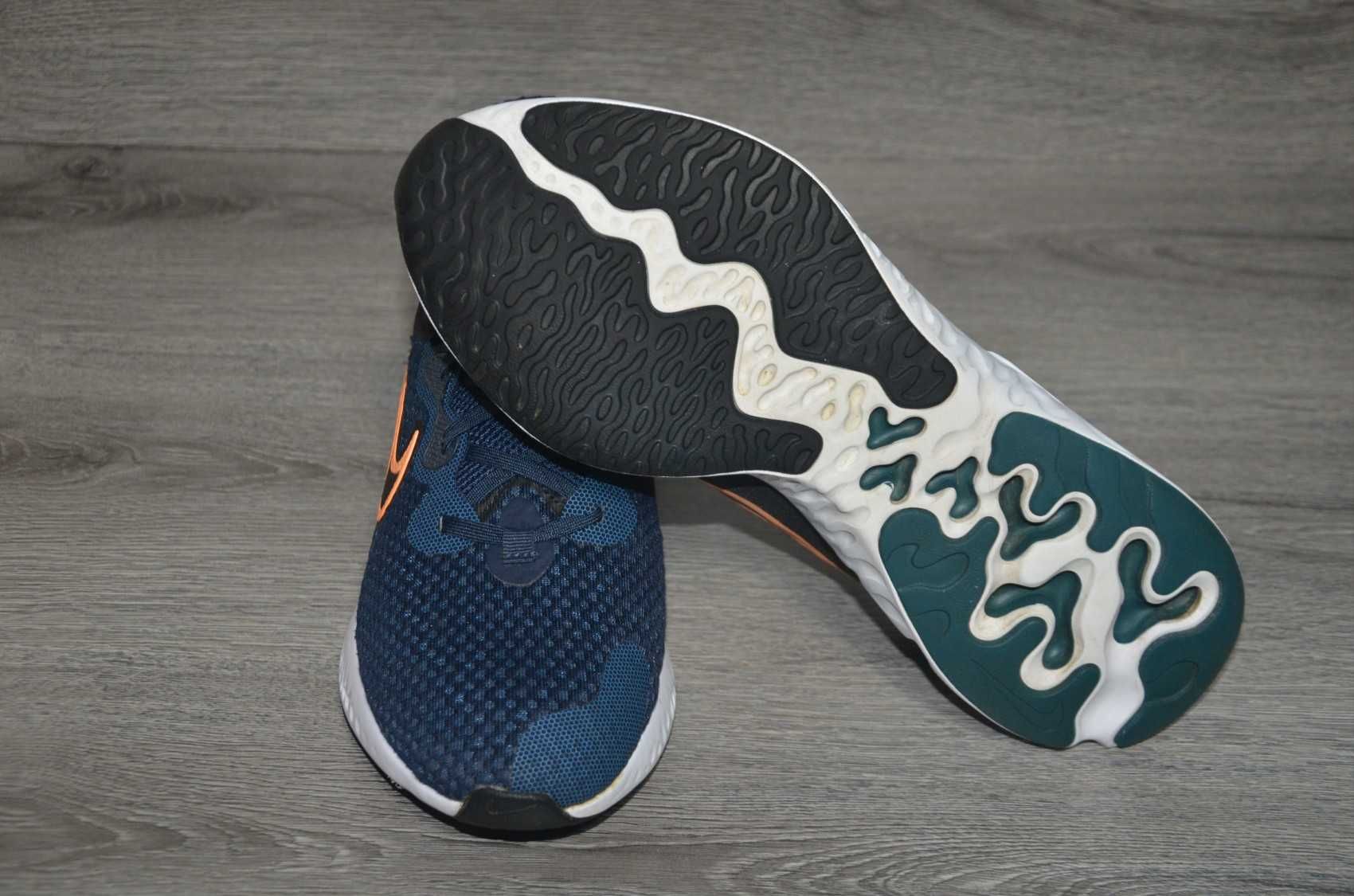 Продам кросівки ФІРМА Nike Renew Run 2 .