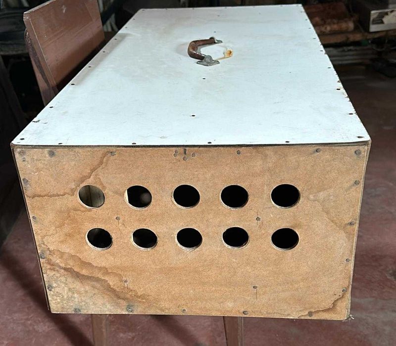 box de madeira para guardar coisas