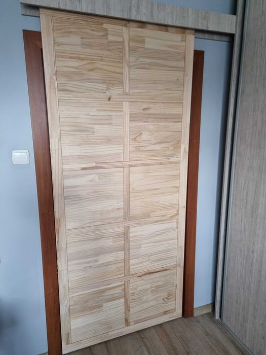 Drzwi przesuwne drewniane