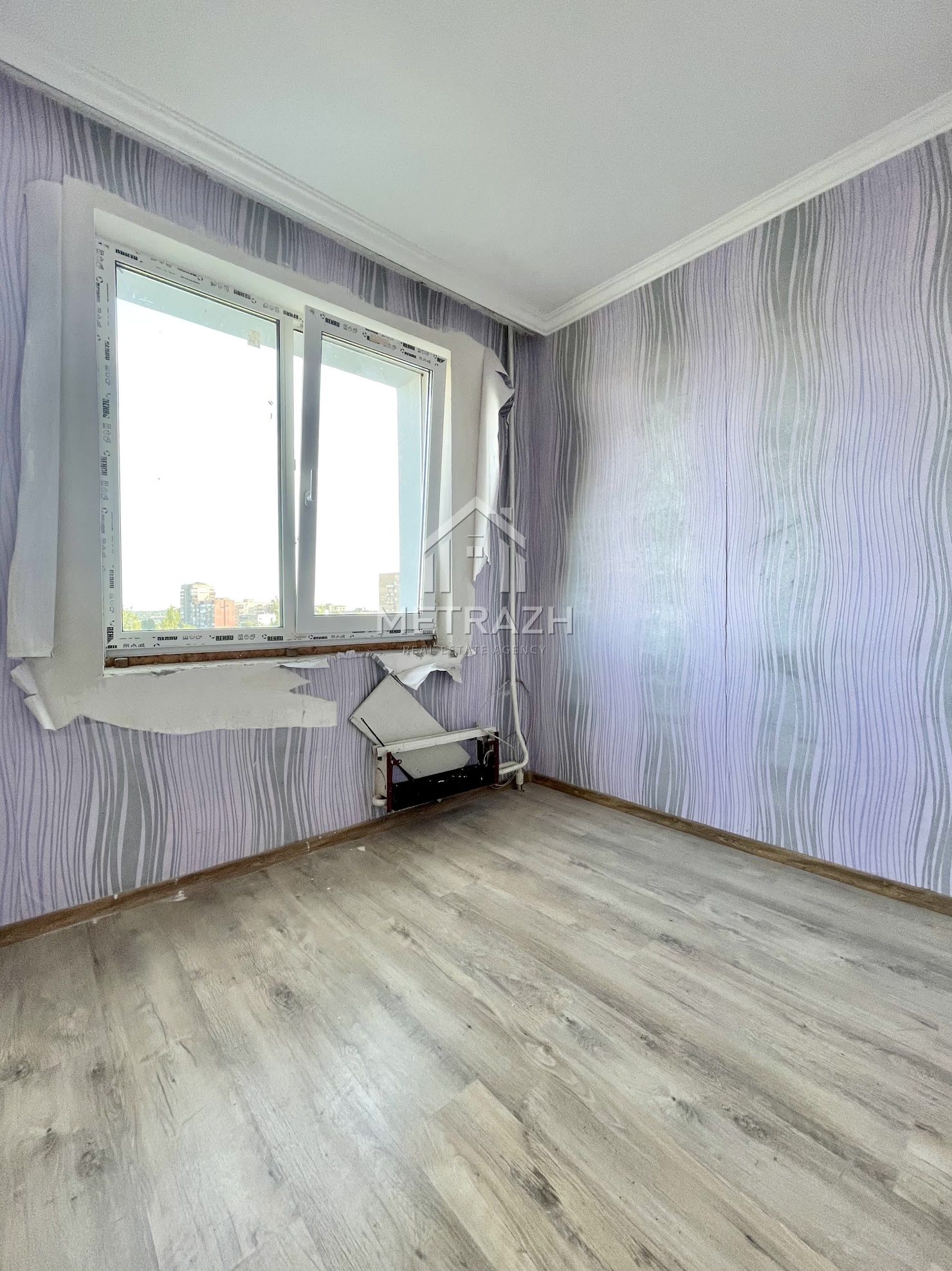 Продам светлую 4 к квартиру Залютино, м.Холодная гора, є-відновлення!