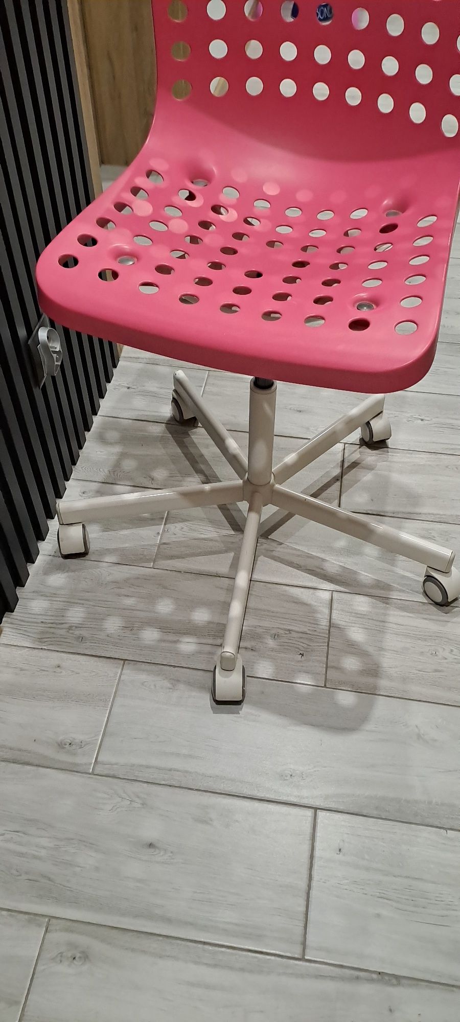 Krzesło,fotel  do biurka Ikea,różowe