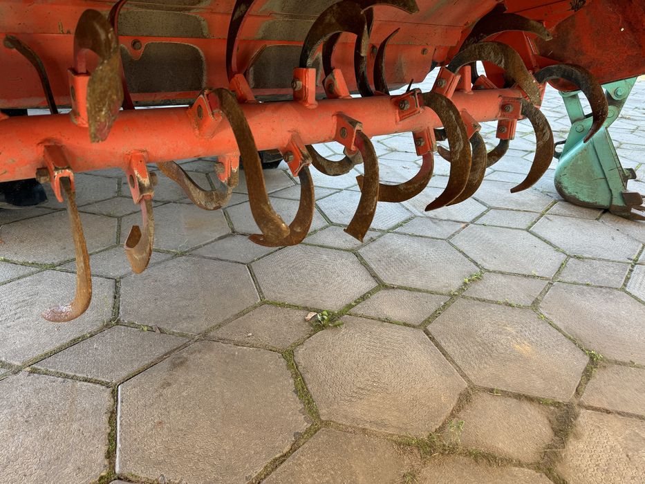 Kubota GT-3 с фронтальным погрузчиком мини-трактор