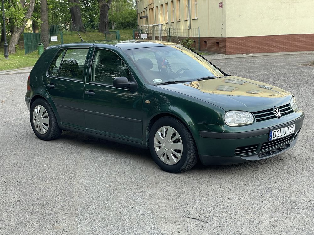 Vw golf 4 ! Klimatyzacja ! Radio ekran !