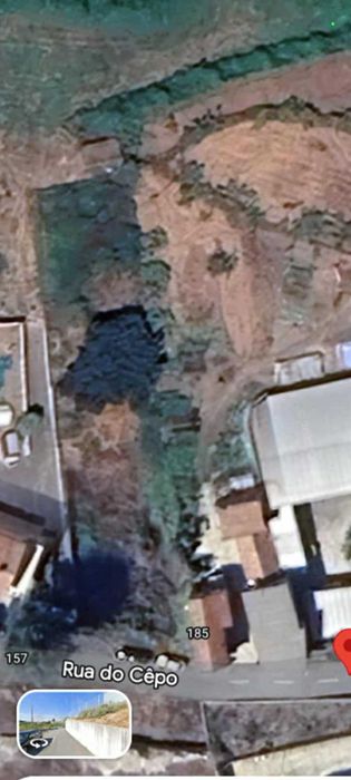 Terreno com 2 habitações mais estrutura para mais 3