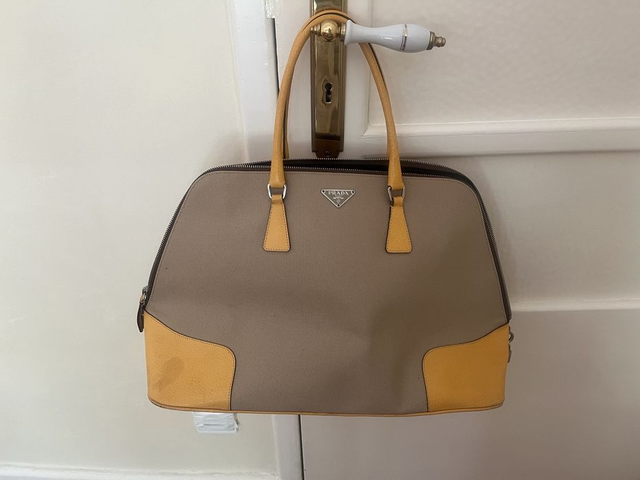Mala da marca Prada