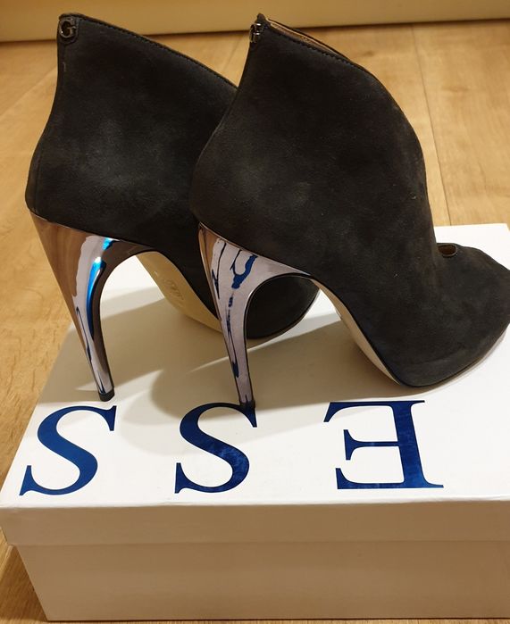 Продам туфли Guess 36 размер