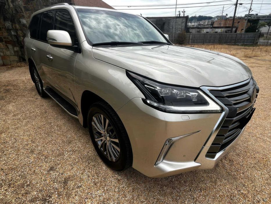 Lexus LX 570      2018