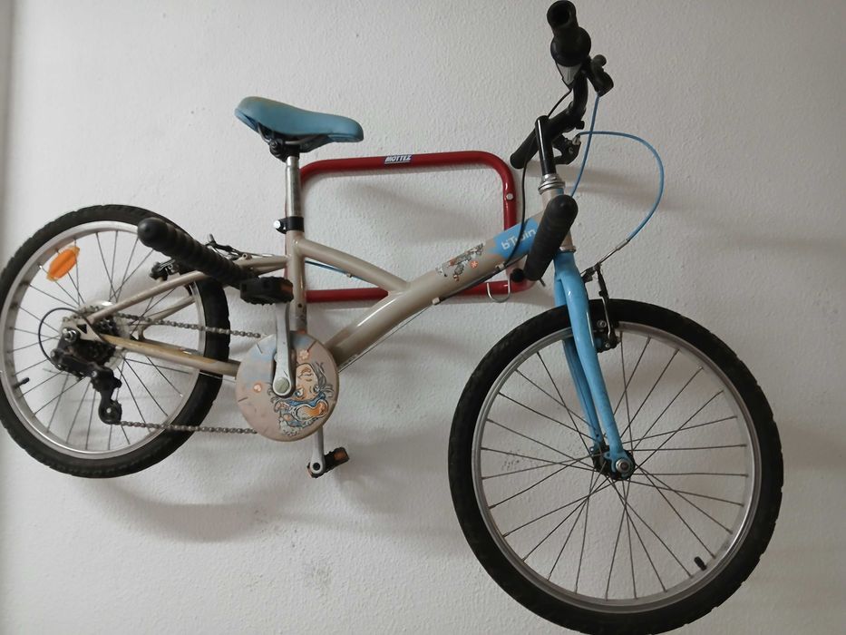 Bicicleta roda 20 menina da Decathlon