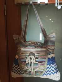 Bolsa brasileira estilo hippie