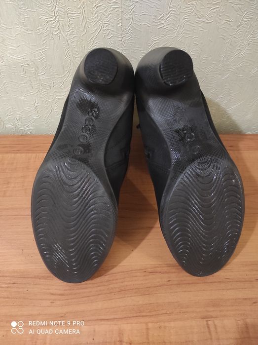 Ботинки жіночі демісезонні Ессо, розмір 39, натуральний нубук