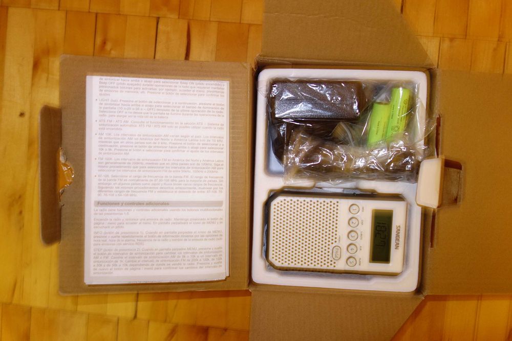 Radio przenośne Sangean DT-800