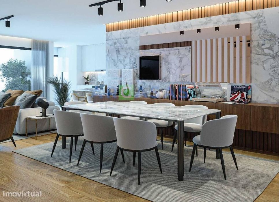 Apartamento T3 com varanda e lugar de garagem em Águas Santas, Maia