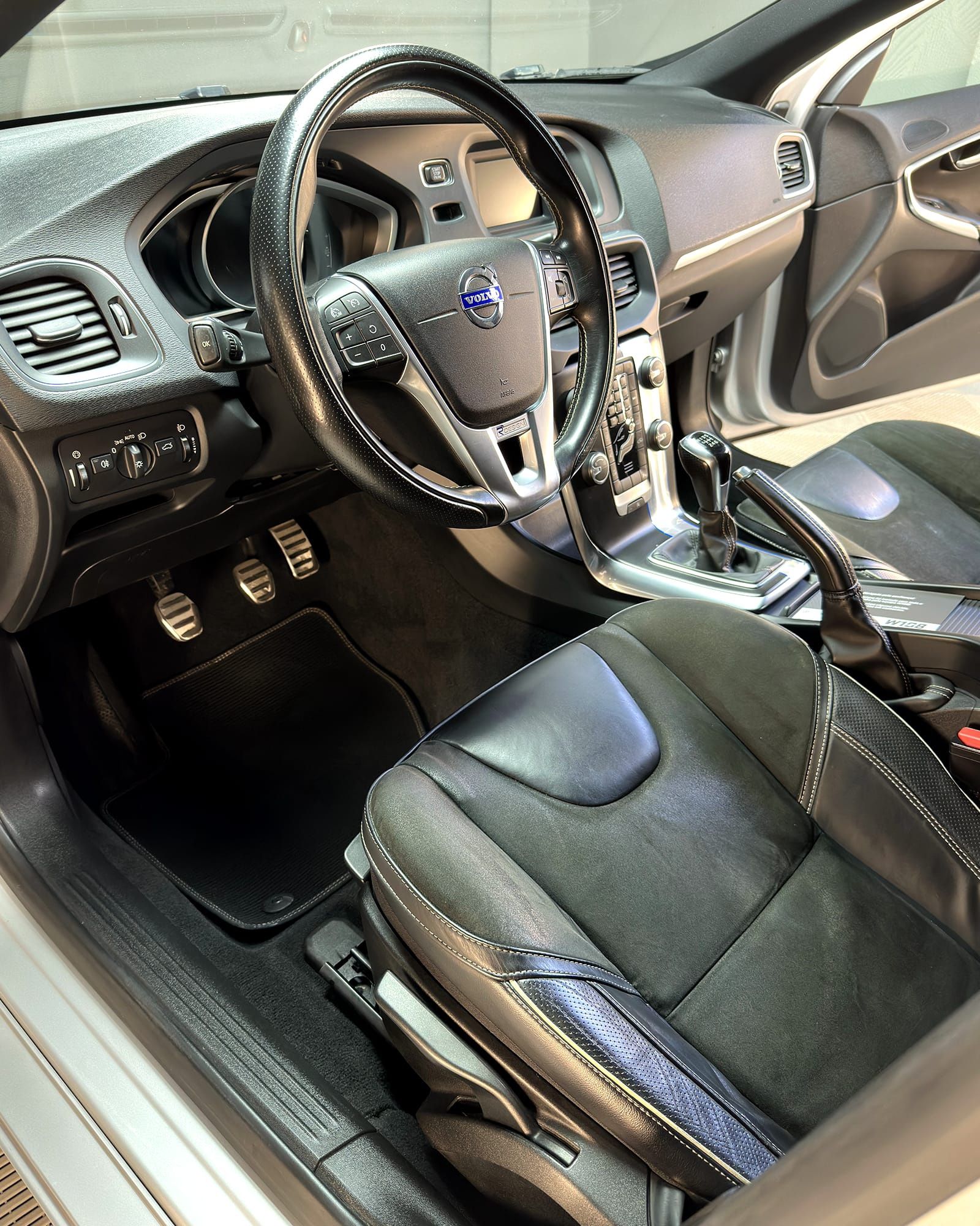 Volvo v40 D2 Rdesign