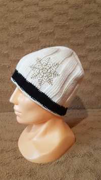 Nowa damska czapka na zimę rozmiar M