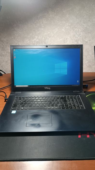 Tuxedo notebook N770WU