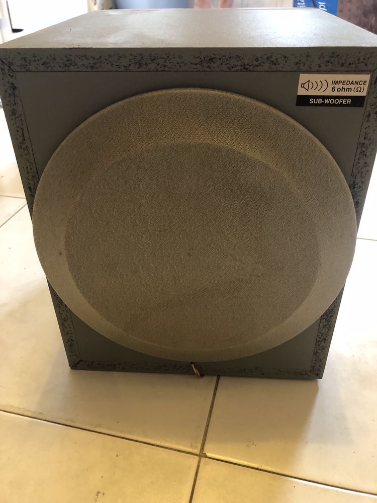 Colunas , amplificador e sub-woofer